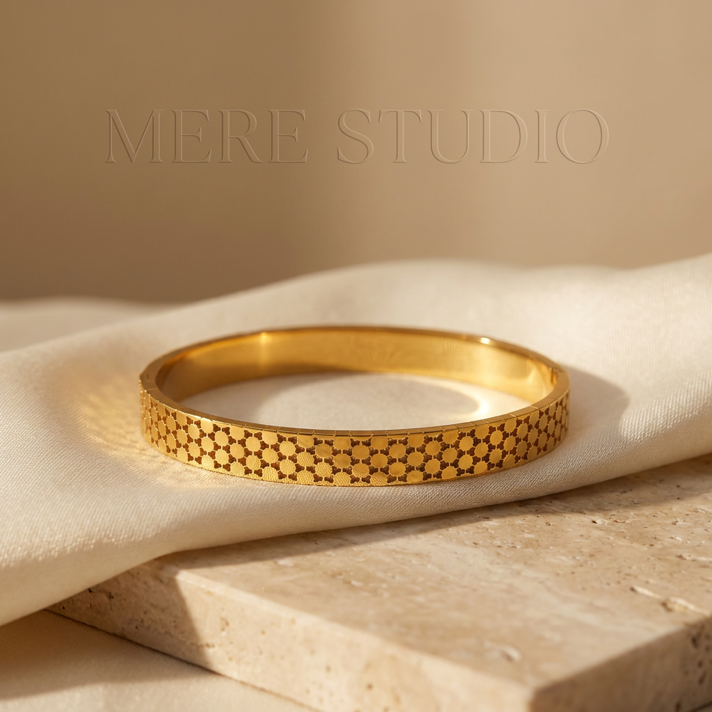 THE LATTICE PULSE HOLLOW CUFF
