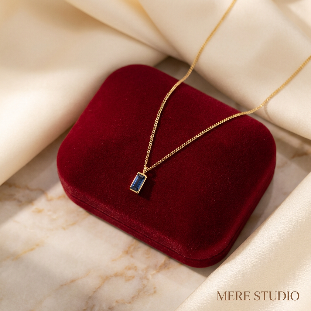 THE BAROQUE GLIMMER RECTANGULAR PENDANT