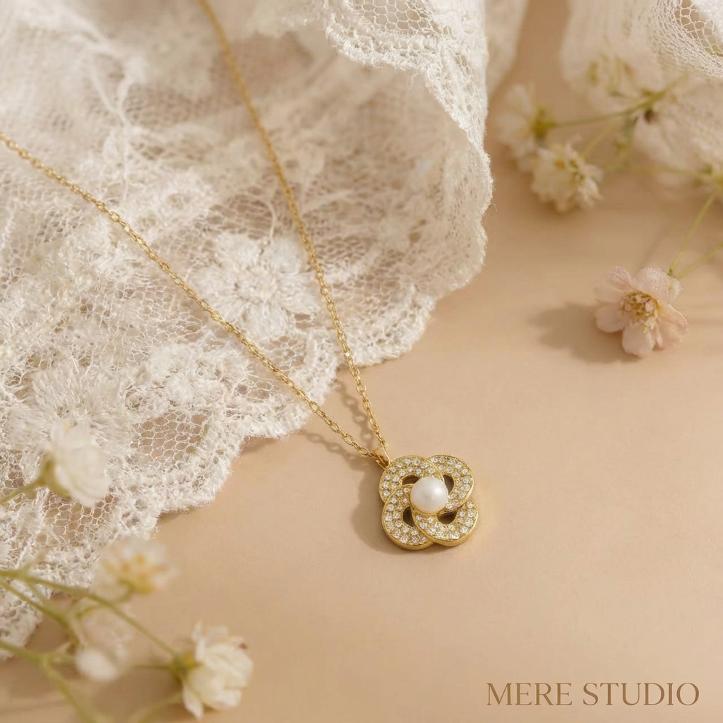 THE LUMOS ORB PEARL PENDANT