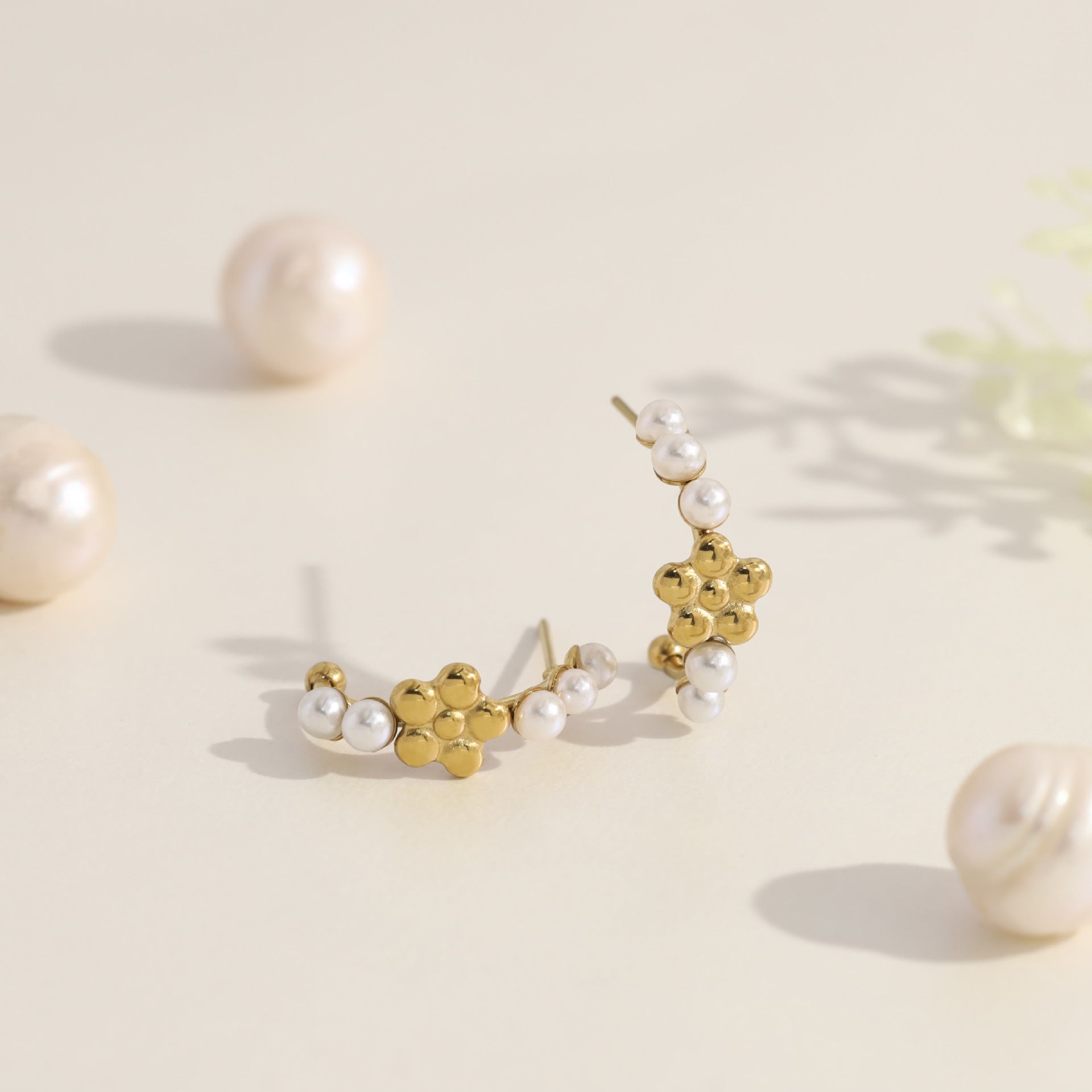 THE FRENCH SONNET HEART & PEARL HOOPS