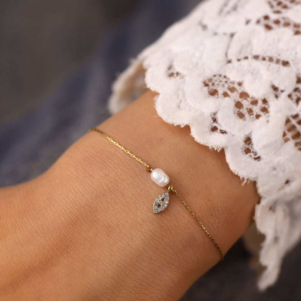 THE GUARDIAN EYE & PEARL BRACELET