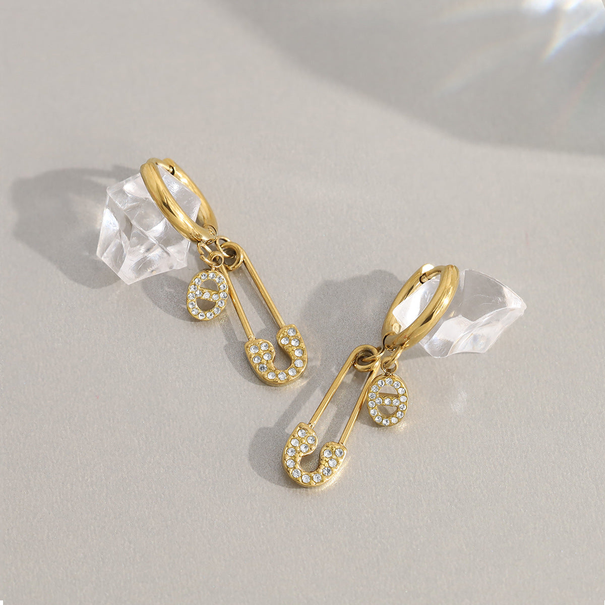 THE BABYLON LINK PAVÉ PIN DROPS