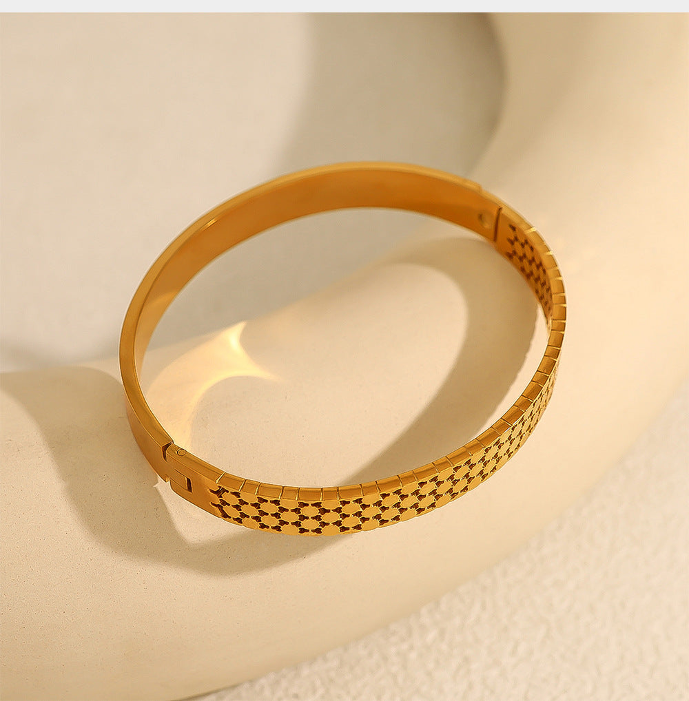 THE LATTICE PULSE HOLLOW CUFF