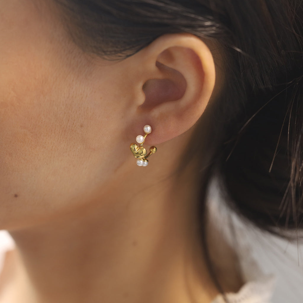 THE FRENCH SONNET HEART & PEARL HOOPS