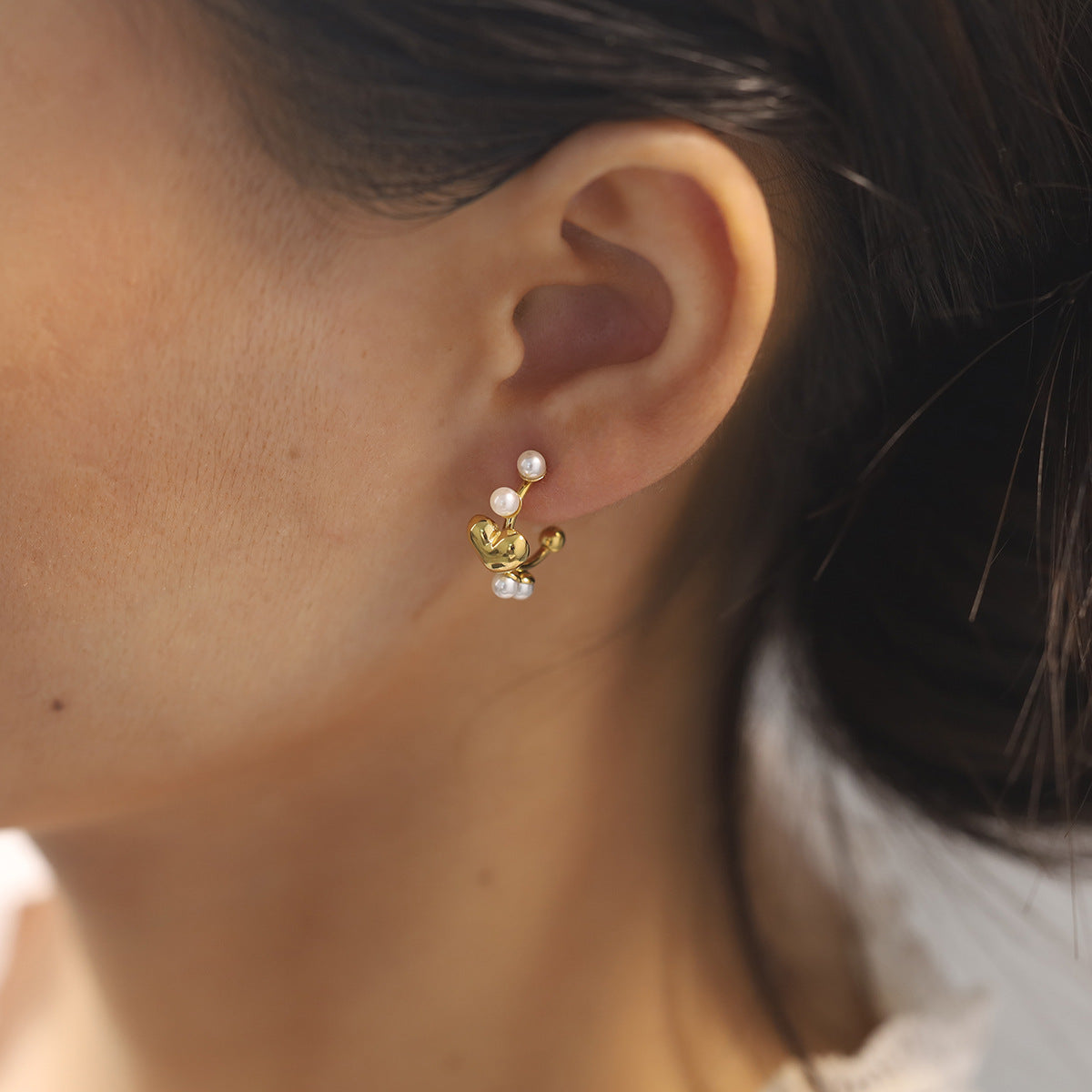 THE FRENCH SONNET HEART & PEARL HOOPS