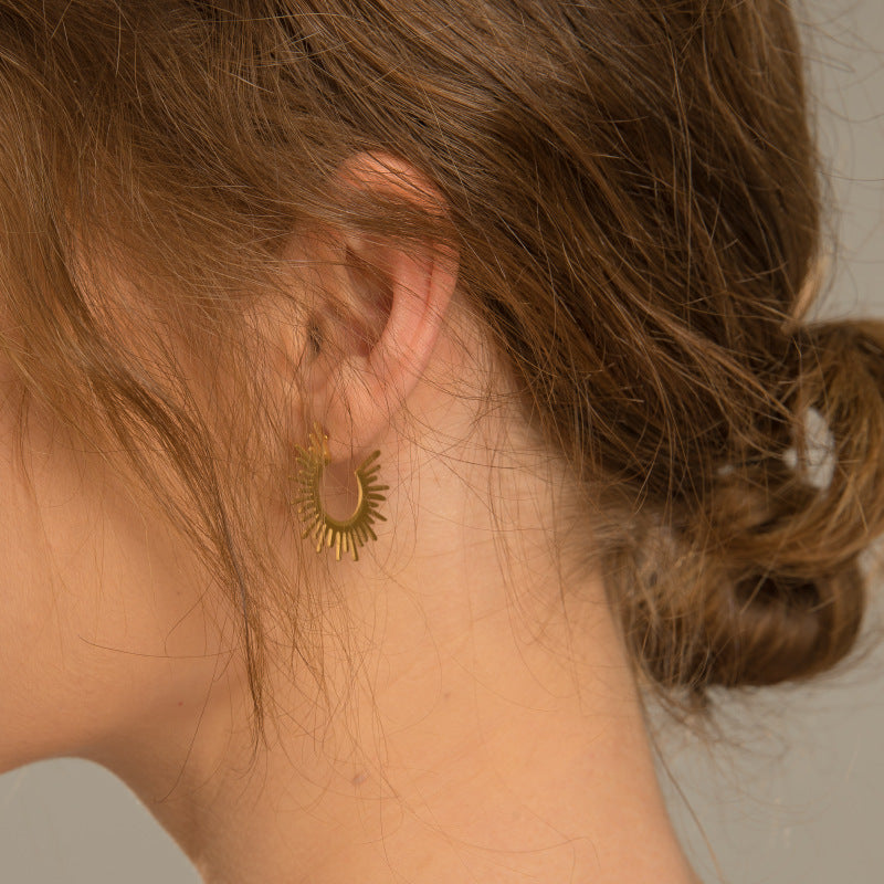 THE SOLEIL PLEATED HOOPS