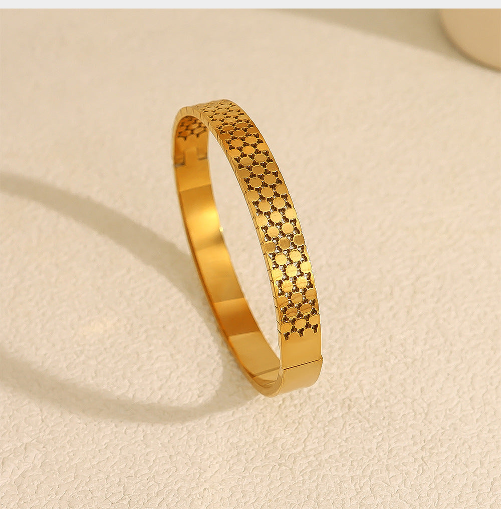 THE LATTICE PULSE HOLLOW CUFF