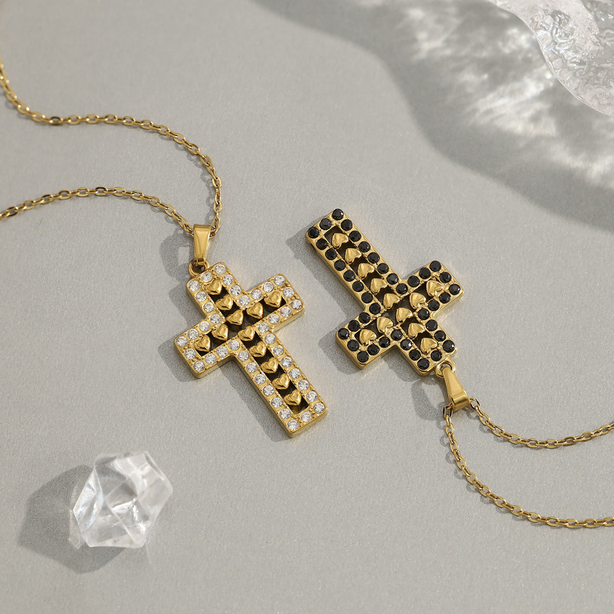 THE AMOUR CROSS PENDANT