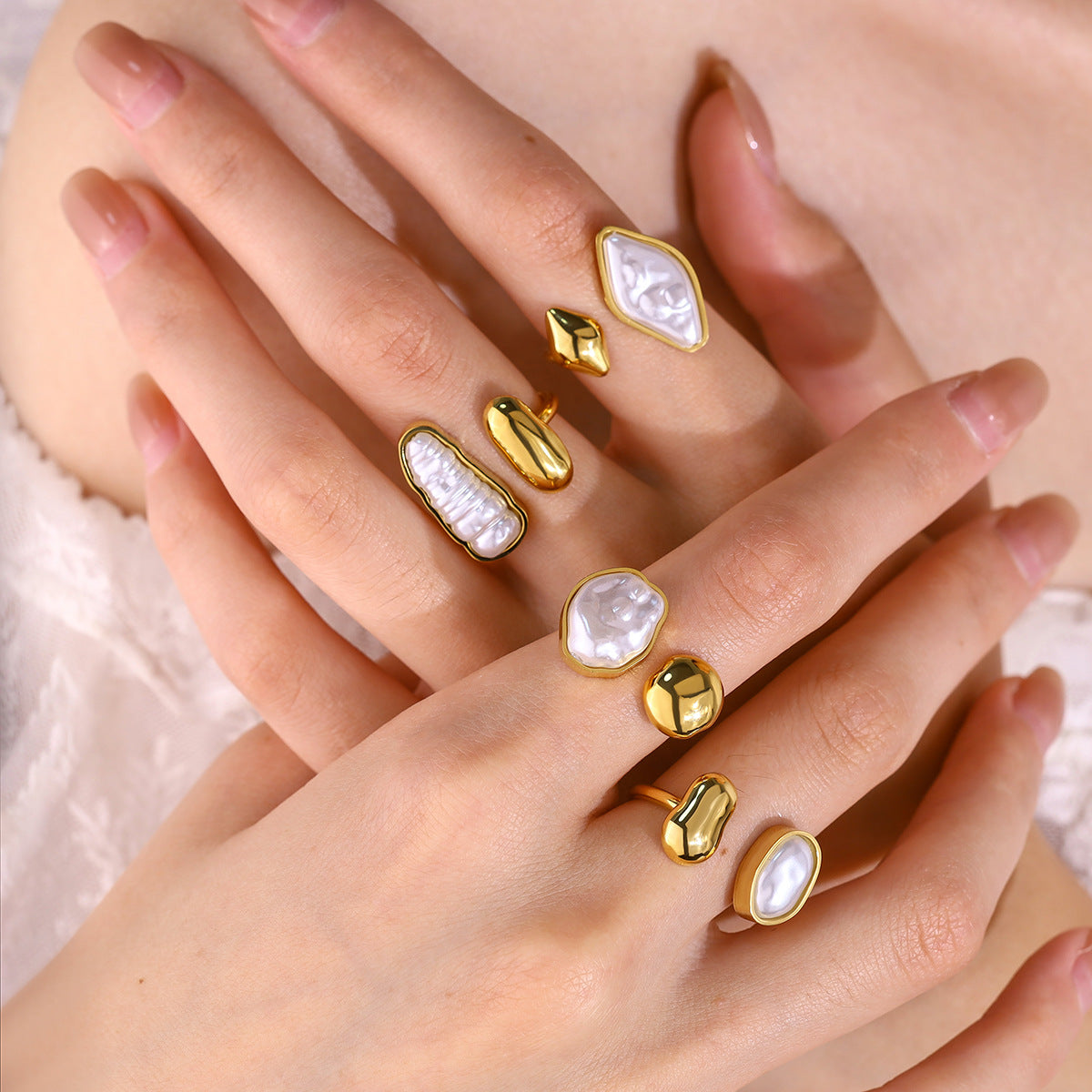 THE BAROQUE ECHO PEARL RING