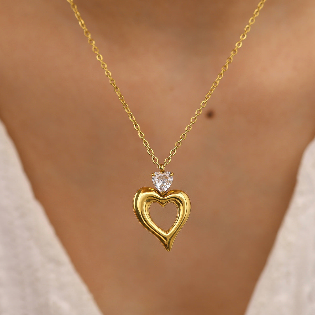 THE COEUR WHISPER PAVÉ PENDANT