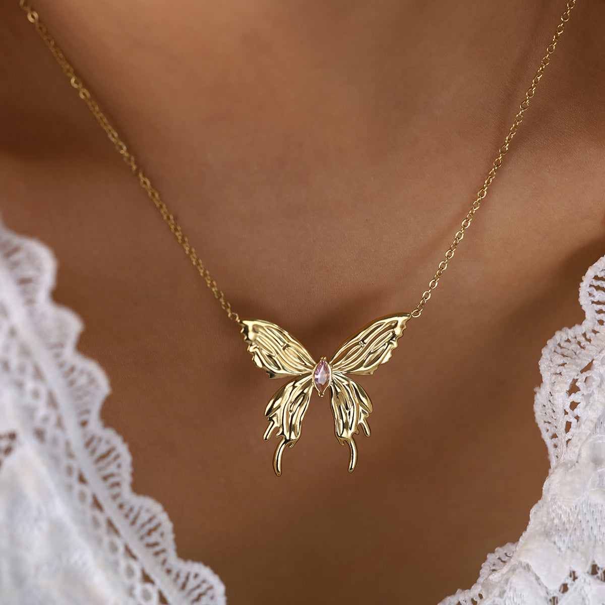 THE PAPILLON MIRAGE PENDANT