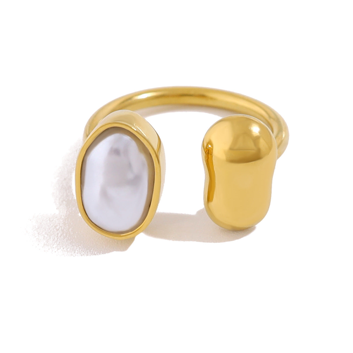 THE BAROQUE ECHO PEARL RING